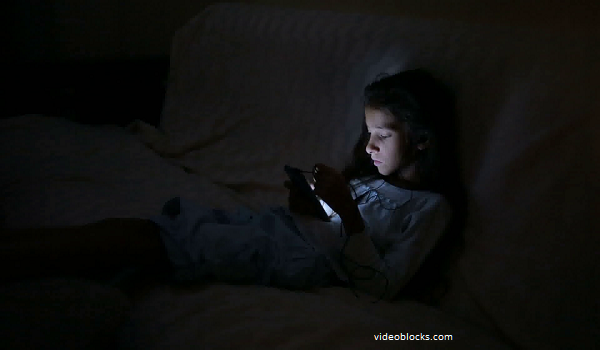 Pengaruh Media Sosial dan Gawai, Manusia Tak Cukup Tidur Selama 8 Jam